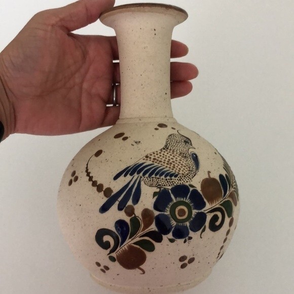 EUC Tonala Mexico Vintage bird Pottery 8” Vase signed - Picture 7 of 9